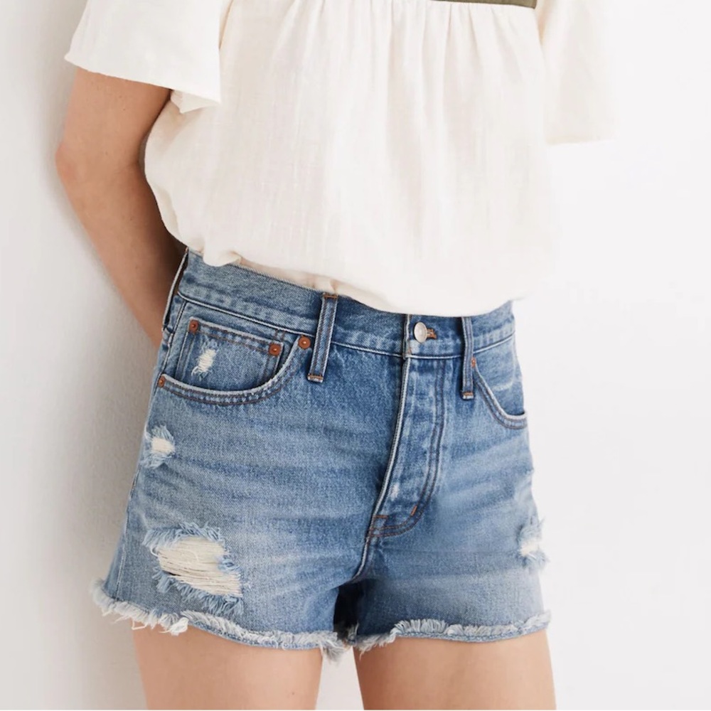 Madewell Relaxed Denim Shorts in Homecrest Wash: Ripped Edition